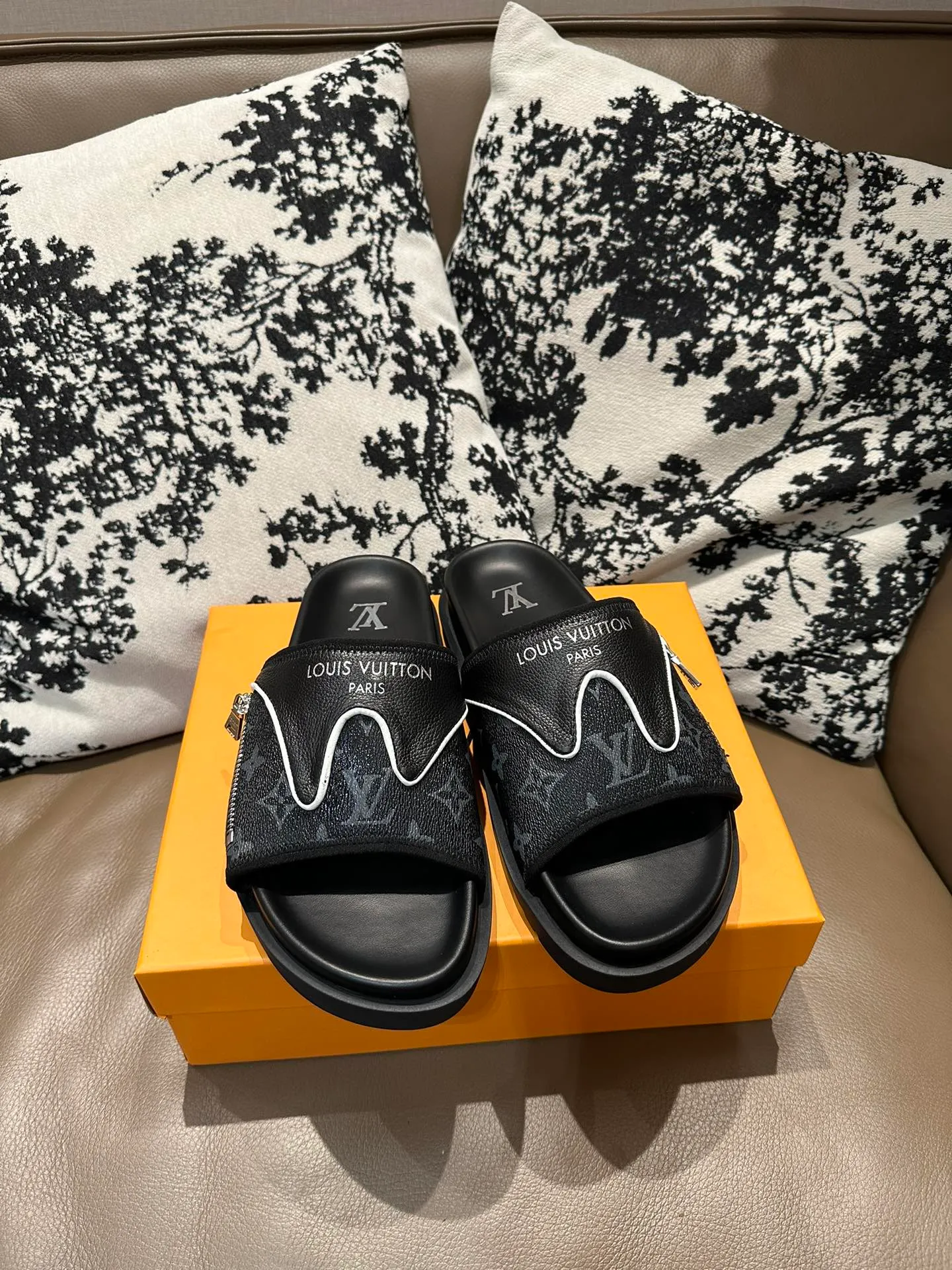 Men's shoes 💰340💰 LV zipper new style, cowhide surface, sheepskin lining, size 36-46